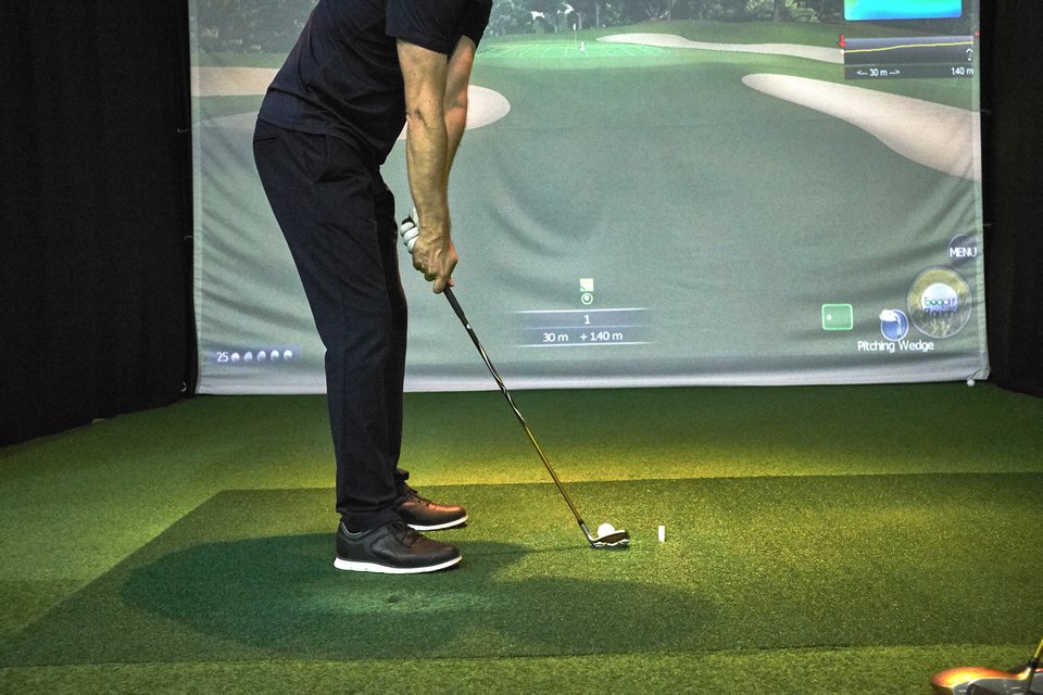 indoor golf image